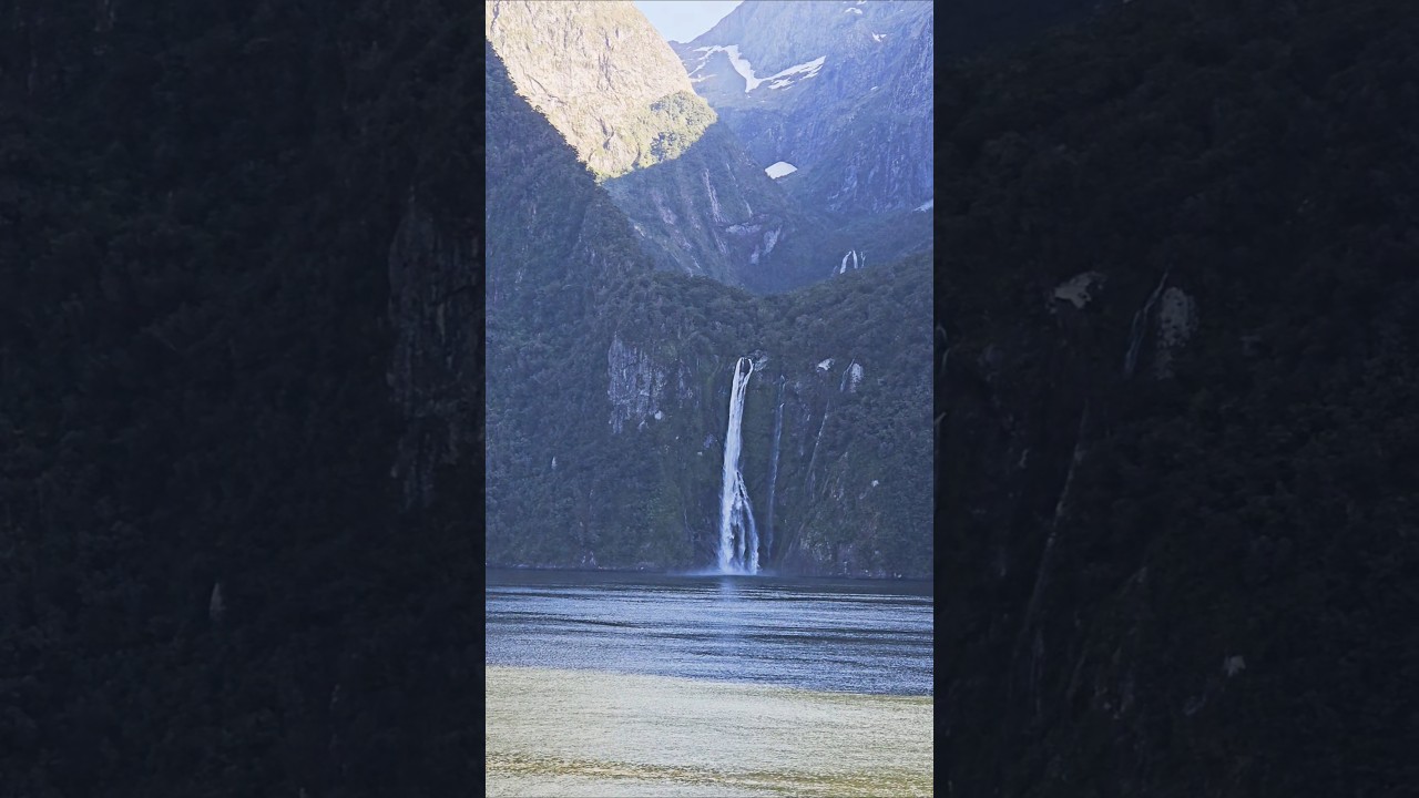 Crusing through Fiordland - New Zealand. Discovery Princess