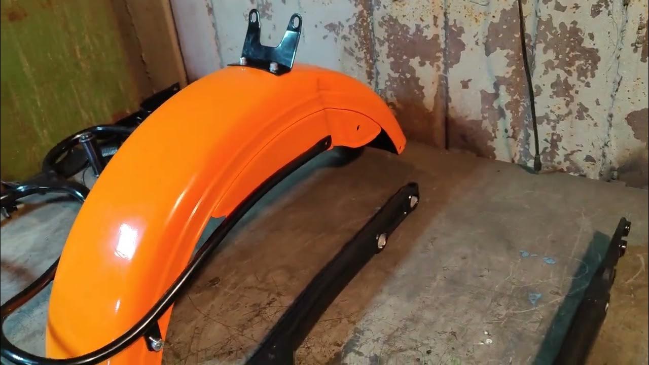 Мотоцикл Урал оранжевый