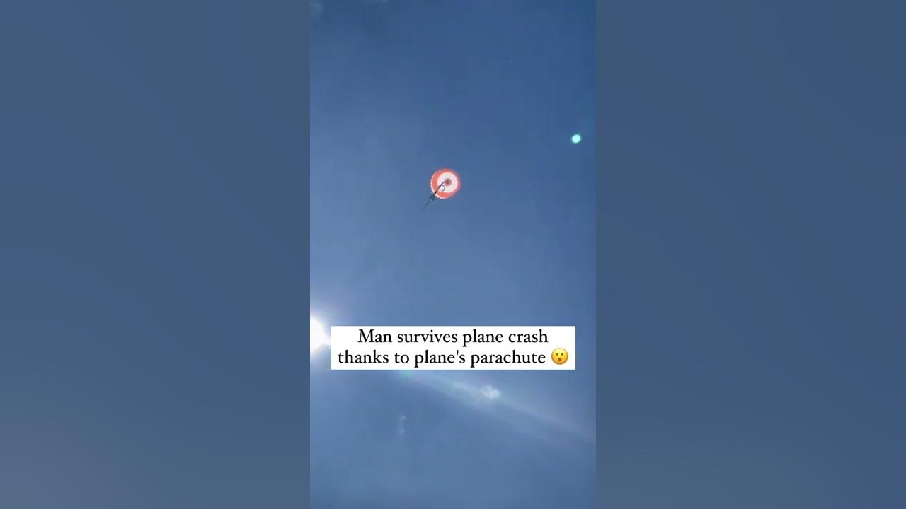 Una cae del cielo con un paracaídas y el piloto sale ileso