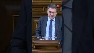 Aitor Esteban’s rhyme: "Alberto, your tractor’s engine is seized, from using VOX oil"