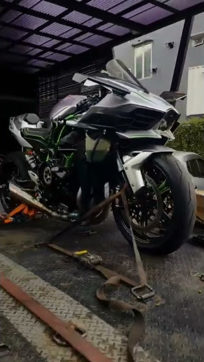 kawasaki ninja H2r on Delhi road 😍🔥