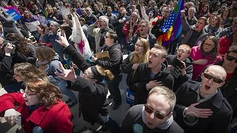 Critics: Indiana law legalizes discrimination