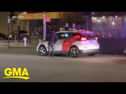 Viral video of driverless car fleeing police traffic stop l GMA