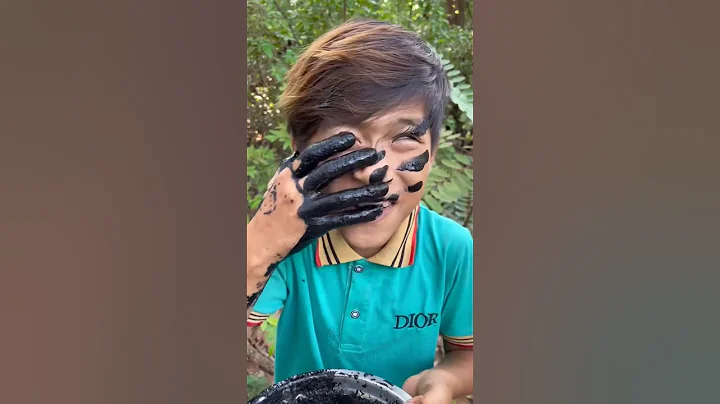 Survival Skills: Simple but Useful in jungle #bushcraft #camping #outdoors #useful #shorts #survival