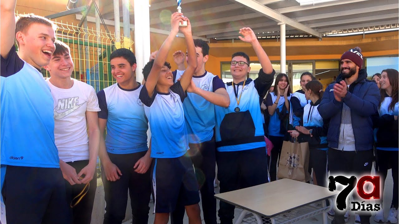 El Azaraque celebra Santo Tomás de Aquino con fútbol y una paella