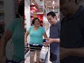 Irmão Folgado Compras No Mercado às Custas Da Irmã Irmão Folgado Compras No Mercado às Custas Da Irmã