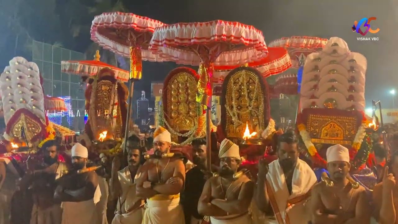 Valiyakulangara kootamkottu പഞ്ചാരിയിൽ ആടി തിമിർത്തു ഭഗവതിമാർ #valiyakulangara amma jeevathakali