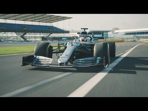 2019-mercedes-f1-car-in-action:-w10-takes-to-the-track!