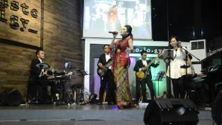 Krisdayanti - Flashlight - Jessie J ( Krisdayanti Show - Nestcology, Semarang )