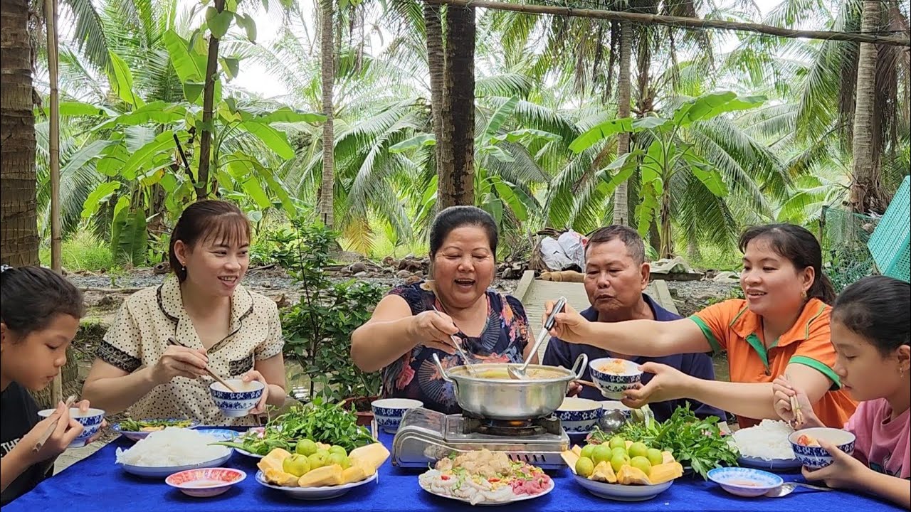 Chào Đón Thành Viên Mới với Nồi Lẩu Thái Tôm Càng Xanh Tươi Ngon Vô Cùng Hấp Dẫn |TKQ & Family T1198