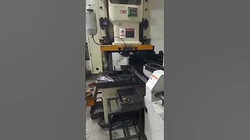 Automatic hot forging machine
