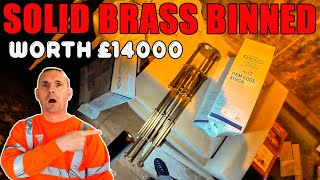 (SCRAPPING JACKPOT) FOUND A SOLID BRASS TELESCOPE STAND WORTH £14000 DUMPSTER DIVING FOR SCRAPS