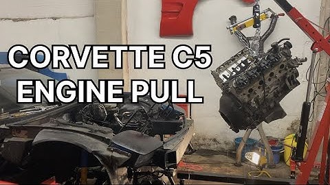Hoe je de Corvette C5-motor van bovenaf eruit haalt