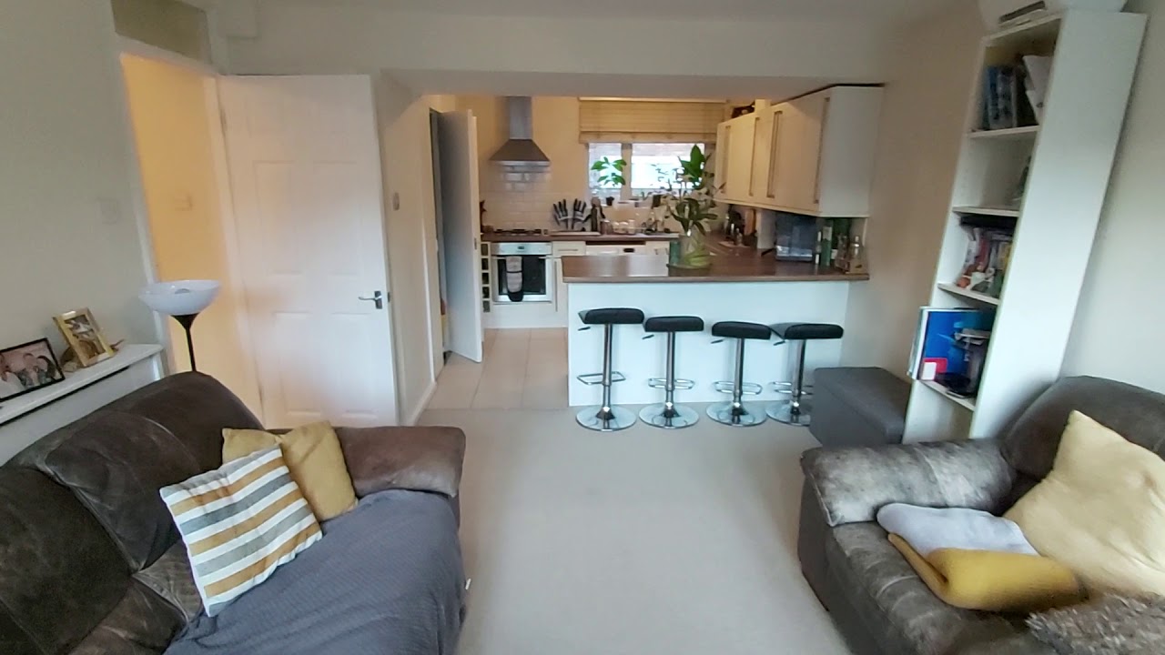 TO LET: Littlecombe Close, SW15 3HR