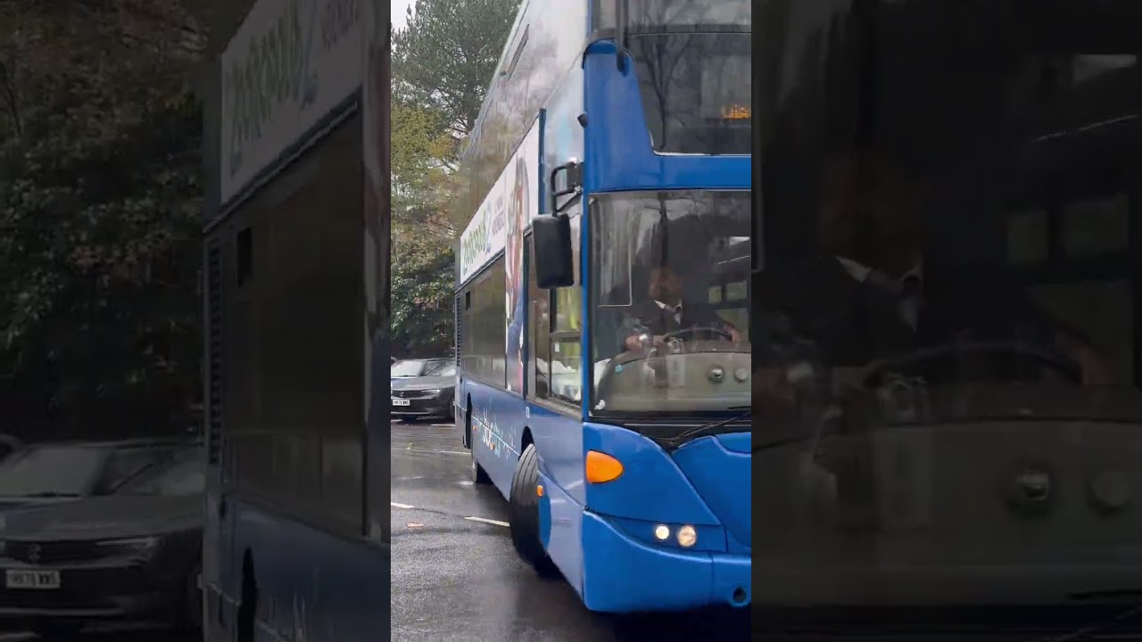 1131 (HF58 KCK) is seen arriving at hedge end superstore on a 24 to Eastleigh