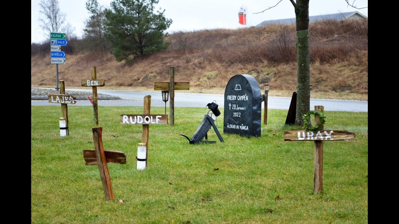 Rondellhundarna glädjer Bromöllaborna...Roundabout dogs in Bromölla ...