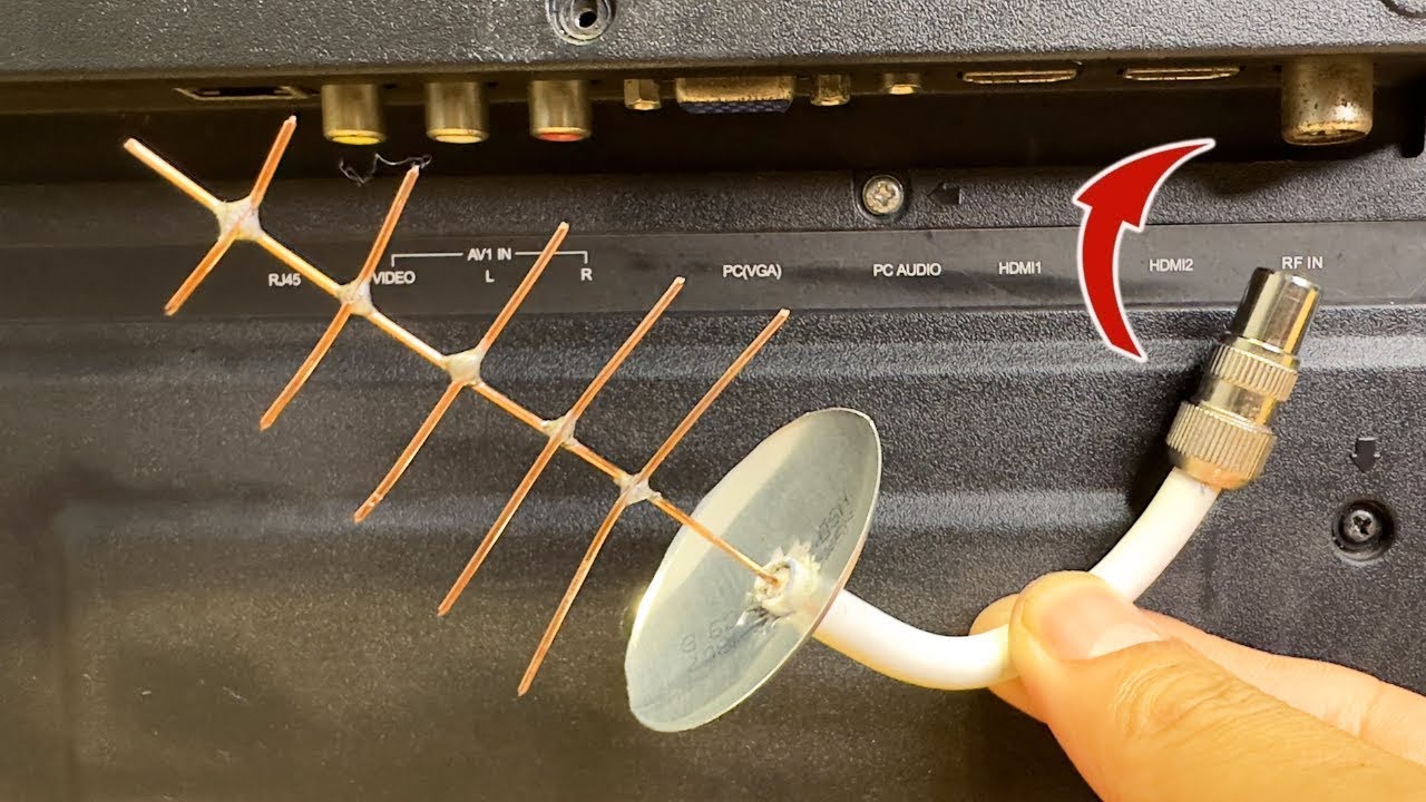 How To Make The 2 Most Powerful Antenna In The World! Plug Into The TV ...