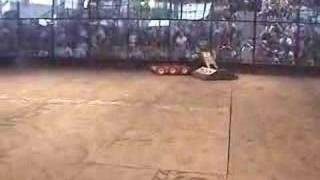 Robogames 06 Sewer Snake vs Ziggy - Round 2