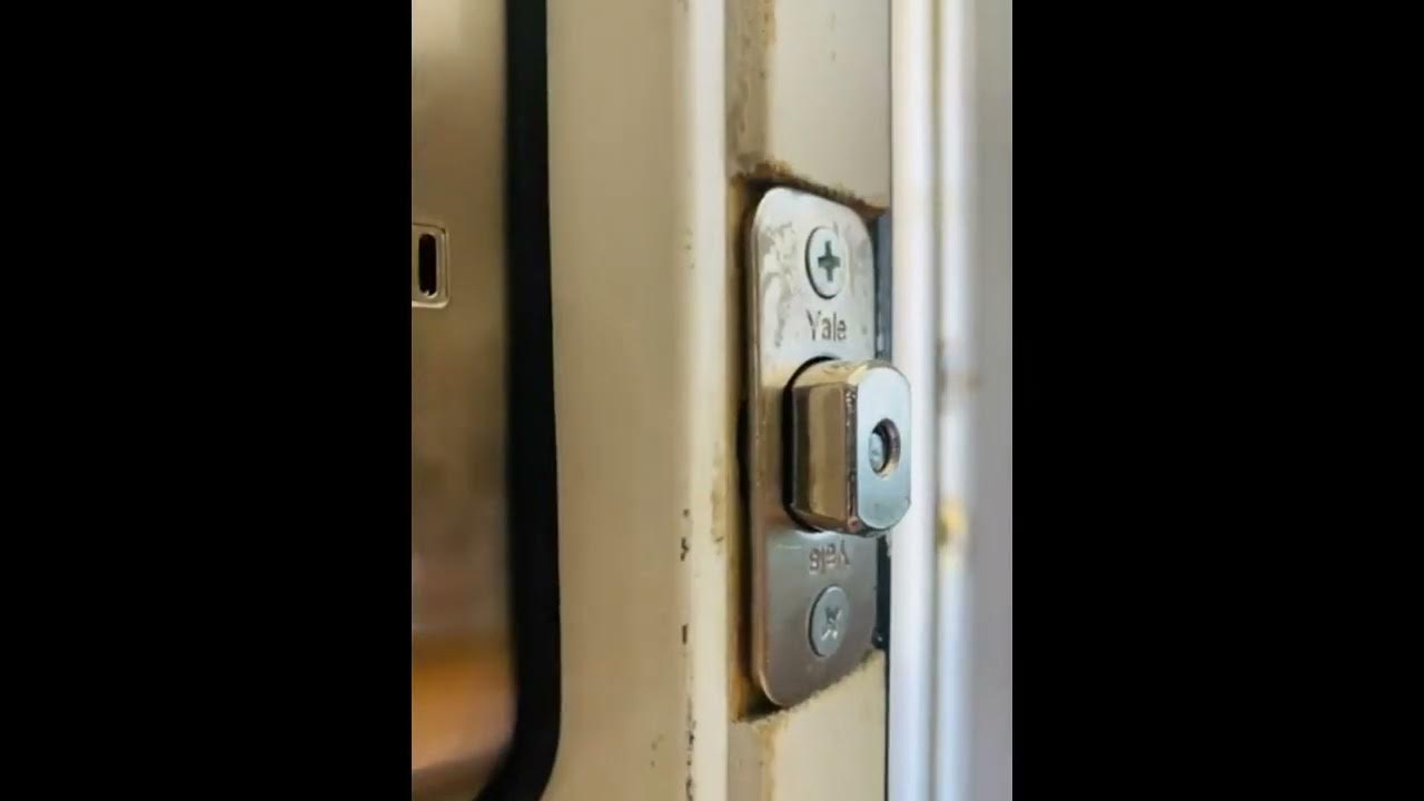 Review Yale Assure Lock with ZWave Smart Touchscreen Deadbolt