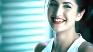 Download lagu LAKME LIPS - DUAL DEFINITION