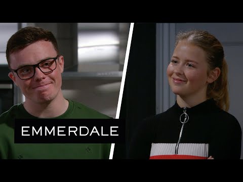 Emmerdale -Vinny Pops The Question To Liv