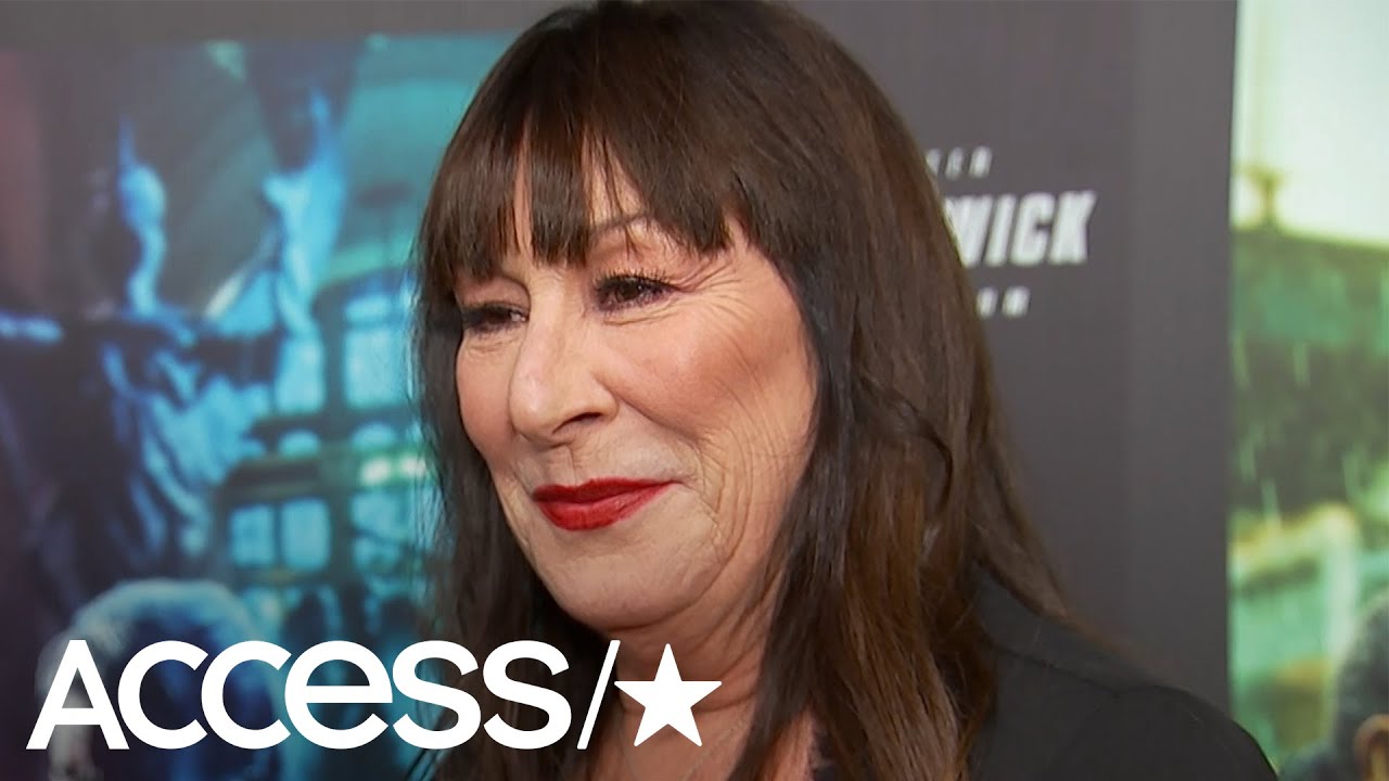 Anjelica Huston Says Her Viral 'Poms' Diss Was 'Misconstrued' 'I'm A