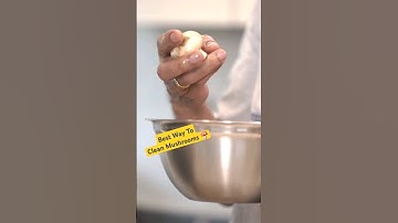Clean Mushrooms like a PRO 😎👍🍄 #cookingtips #mushroomrecipe #ranveerbrar
