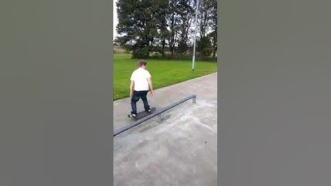my first ever boardslide :)