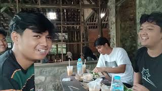 DUDUK-DUDUK SANTAI SAMBIL NGOBROL HAL-HAL PENTING SOSISAL MEDIA?