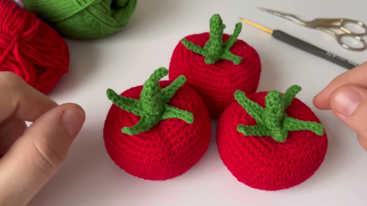 How to Crochet a Amigurumi Tomato / Crochet Vegetable Tomatoes Free Pattern / Crochet Hair Clips