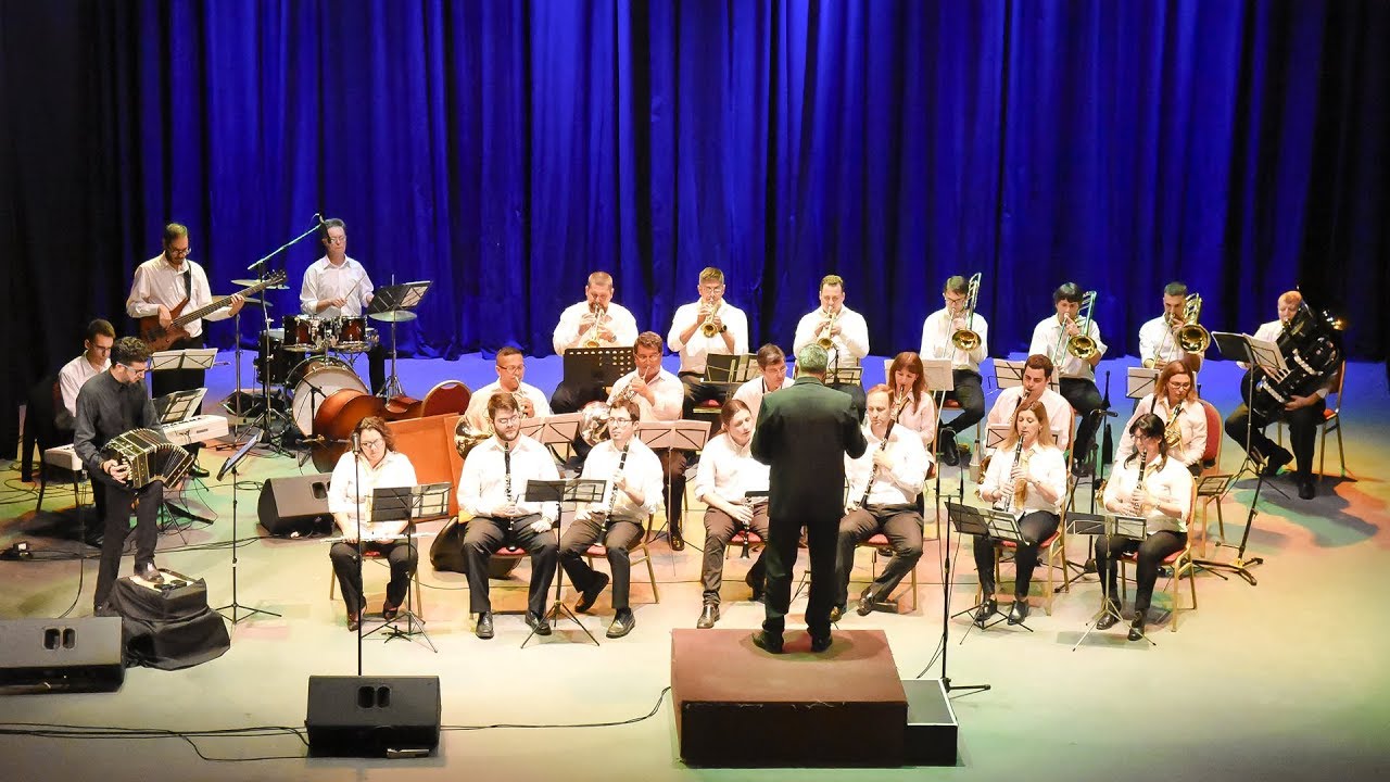 Banda Municipal de Música de la Ciudad de Esperanza - Tributo a Ástor Piazzola