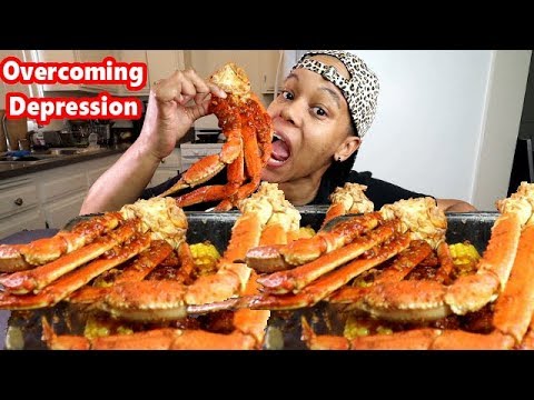 JUMBO CRAB LEGS + GIANT SHRIMP DRENCHED IN SEAFOOD SAUCE!