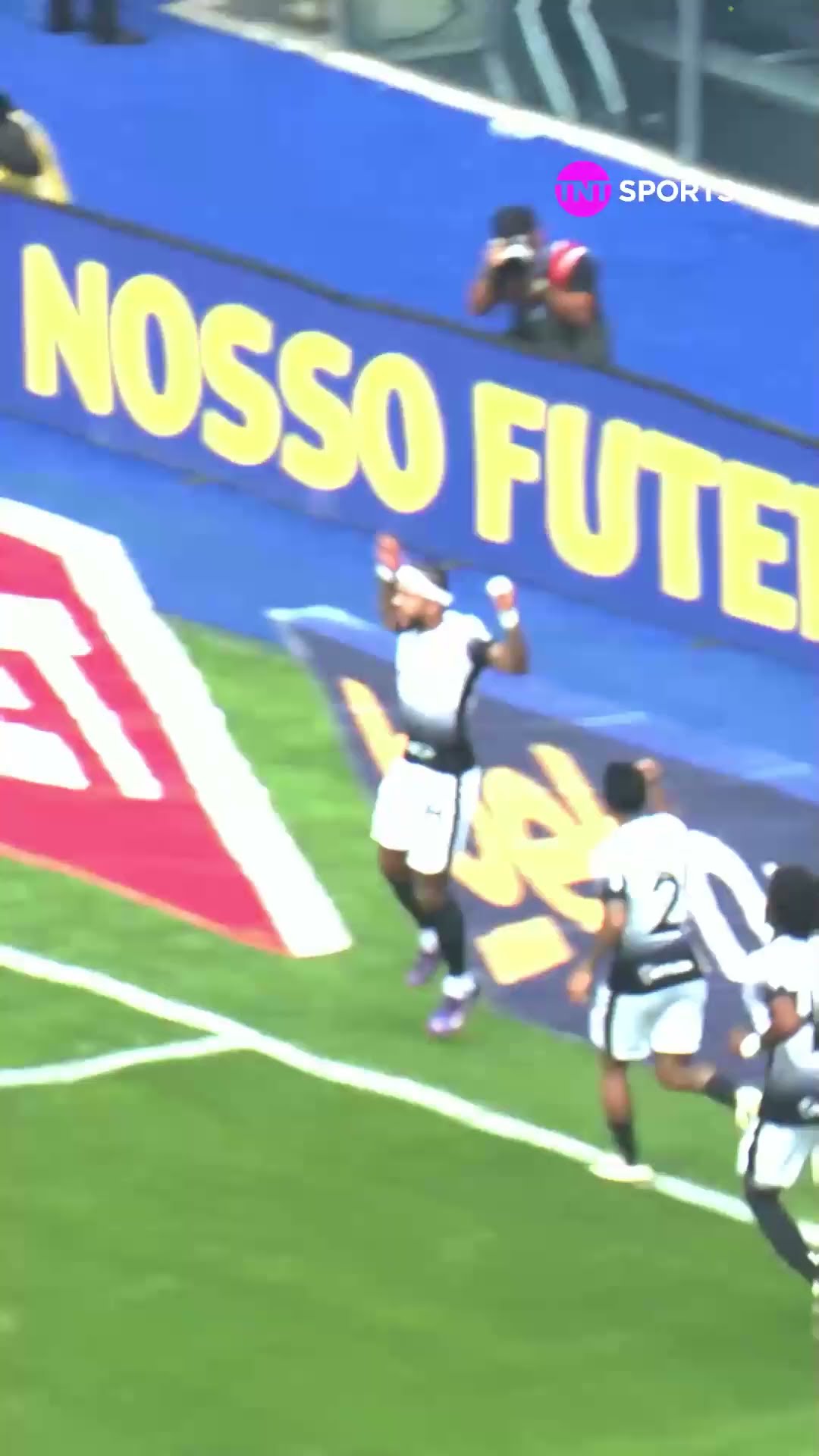 OLHA O GOLAÇO DE BICICLETA QUE O MEMPHIS MARCOU! QUE CONTRATAÇÃO DO TIMÃO! #shorts