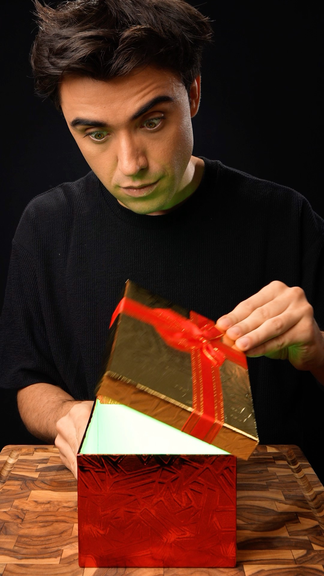Can I get Dubai chocolate ? What’s in the BOX ?