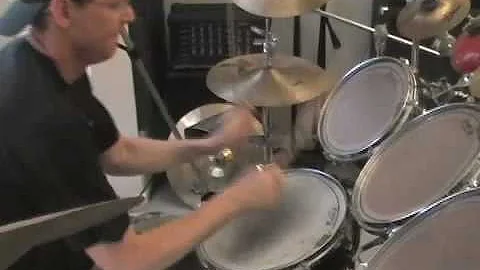 Half Time Linear Groove Pattern - a Drum Lesson by...