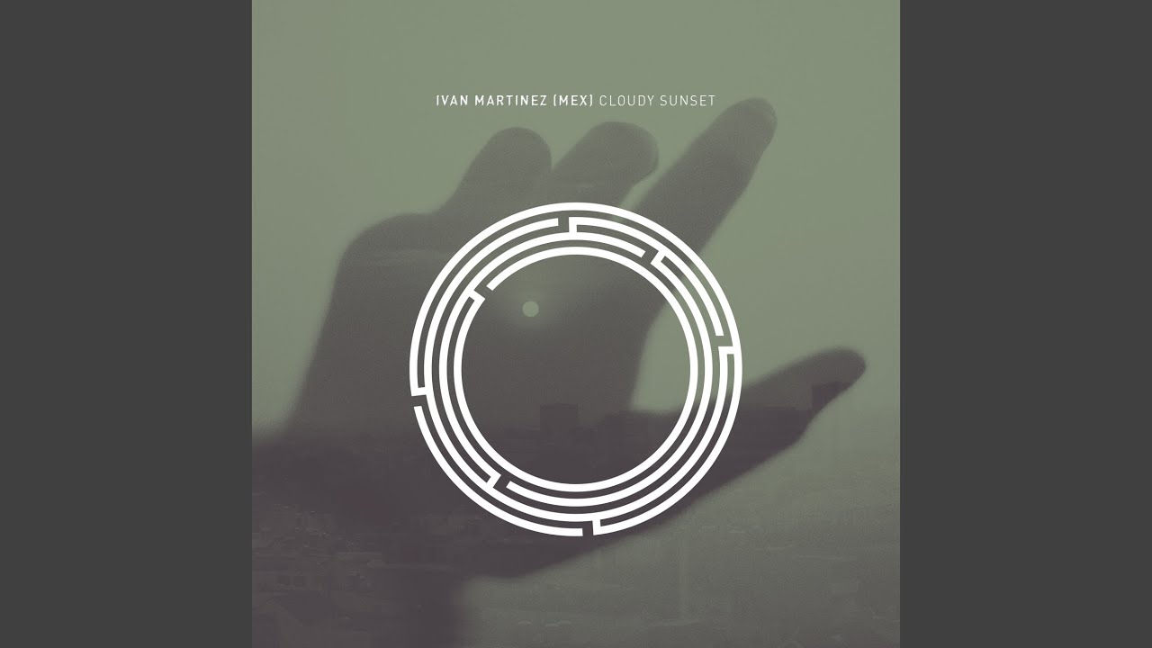 Guarda Cloudy Sunset su YouTube Guarda Cloudy Sunset su YouTube