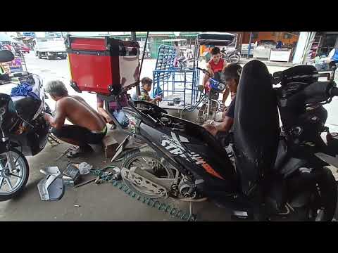 Another busy day with my Mechanics #motorshop #bgm #piscessongversion
