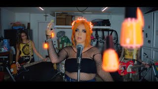 Ravenna Golden - Girlfriend Sucks ft. midwxst (Official Music Video)