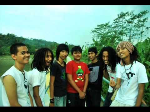 Momonon - Bosan Mengingatkan.wmv