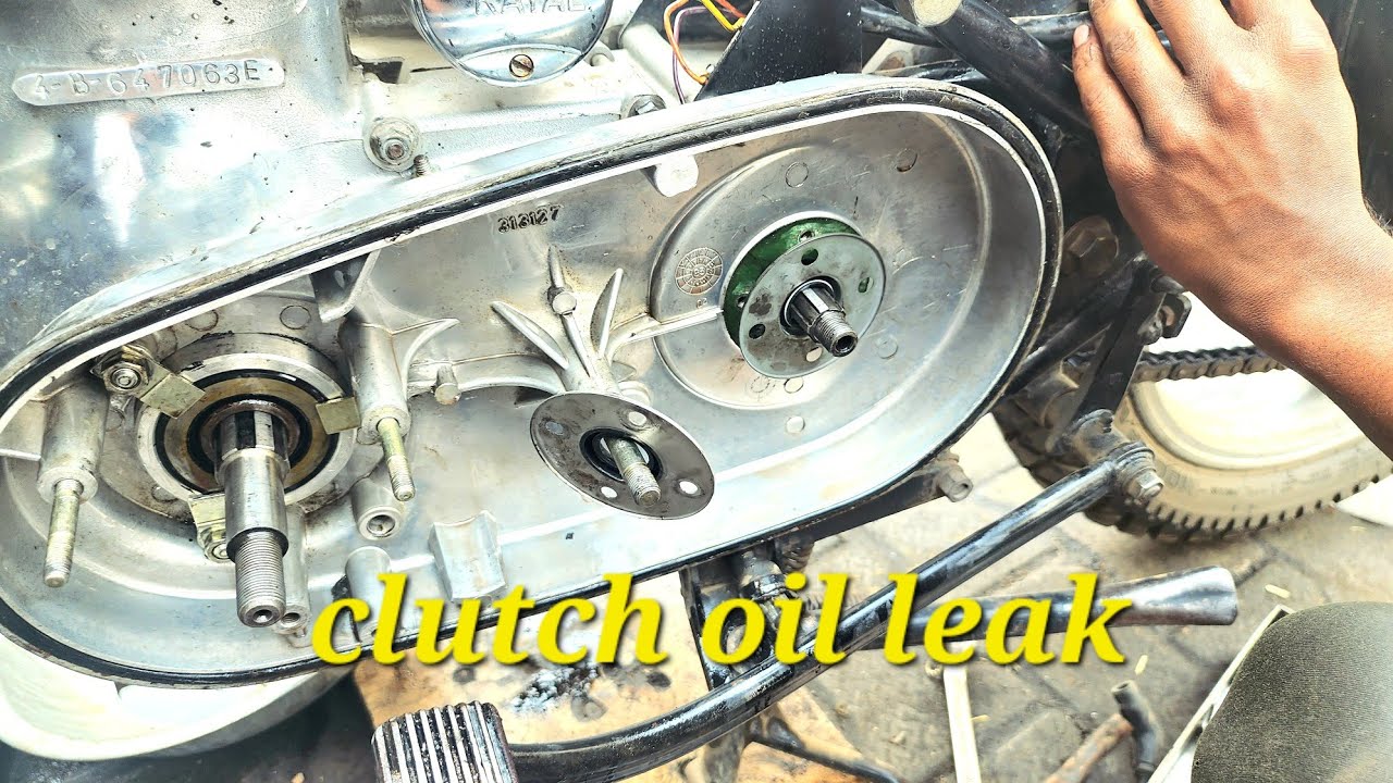 clutch seal leak problem 😱 old model leakage problem YouTube