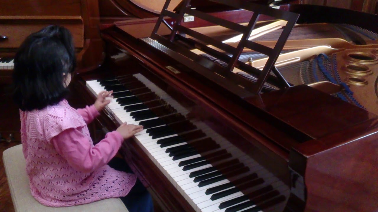 Maria Elena Walsh. Canción de bañar la luna.