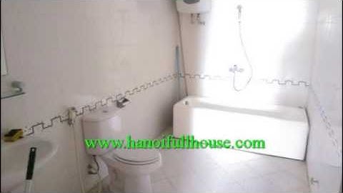 Căn hộ ba phòng ngủ, nội thất hiện đại,có bồn tắm nằm, view Hồ Tây cho thuê giá rẻ