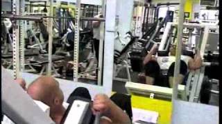 Max's MuscleTV - Sam Papas Trains Legs