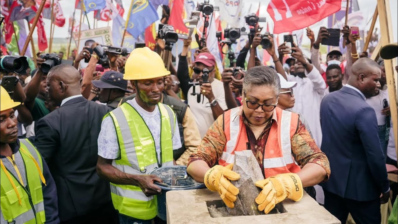La Première Ministre lance les Cliniques universitaires de l’Université Kongo à Kisantu
