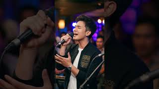 Bikin Merinding! Suara Emas Cover Slow Rock Ini Benar-benar Pakai Hati 😭🔥 #shorts #iwasato