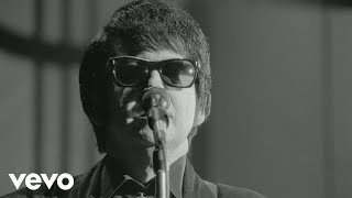 Video thumbnail of "Roy Orbison - Blue Angel (Black & White Night 30)"