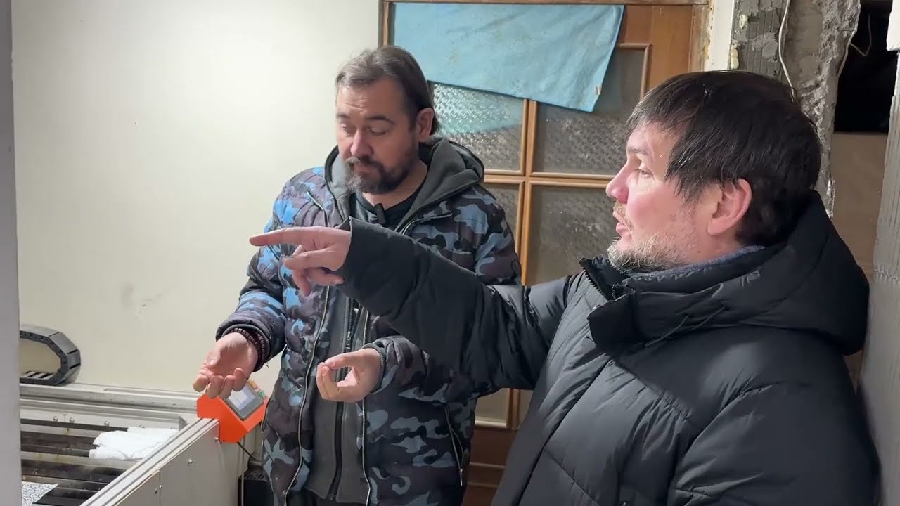 Константин из Йошкар-Олы приехал с образцами ткани, а уехал со станком.