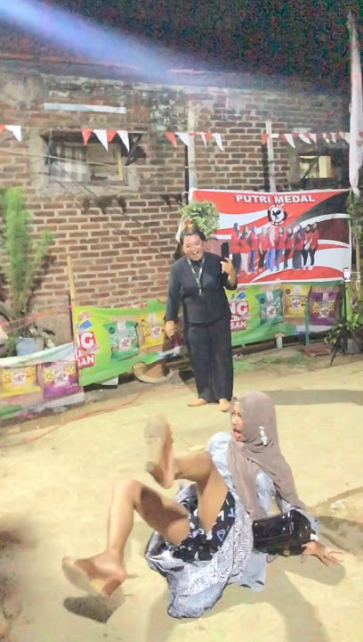 Lomba fashion show terjatuh #lucu #shorts #viralvideo #video