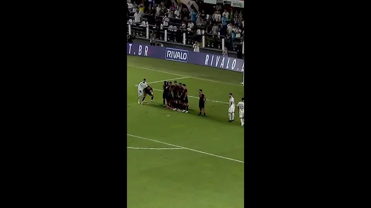 É GOLL!! GABIGOL BATE FALTA E EMPATA CONTRA O CORINTHIANS | #shorts | ge.globo