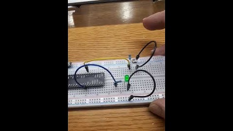 ESP32 night lamp using photoresistor.
